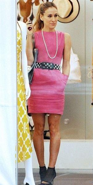 foremata Carrie Bradshaw 2 - Τα φορέματα που ζηλέψαμε από την Carrie Bradshaw